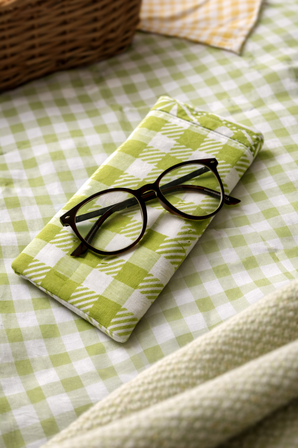 Glasses Sleeve - Spring Picnic